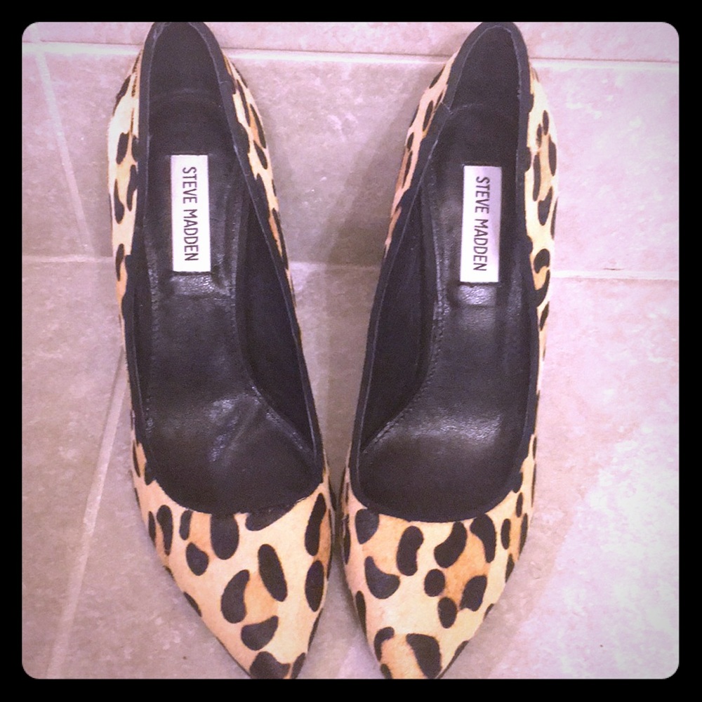 Steve Madden animal print pumps
